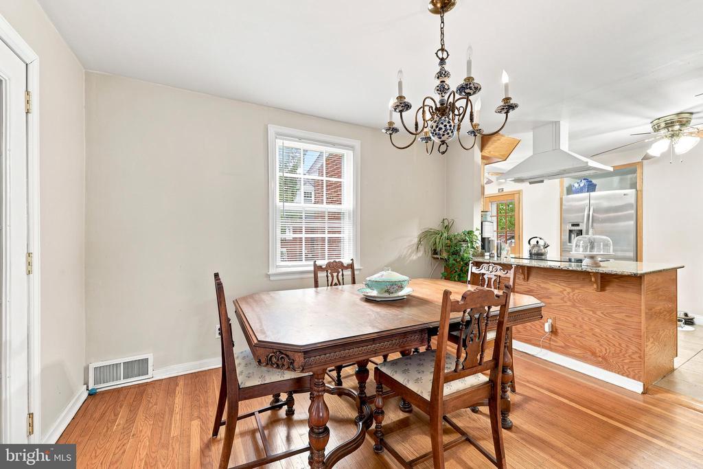 844 BURMONT ROAD