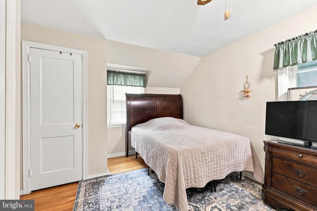 844 BURMONT ROAD