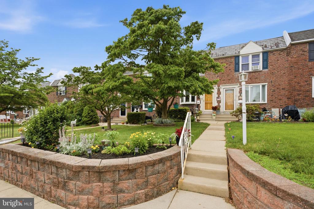 1084 CEDARWOOD ROAD
