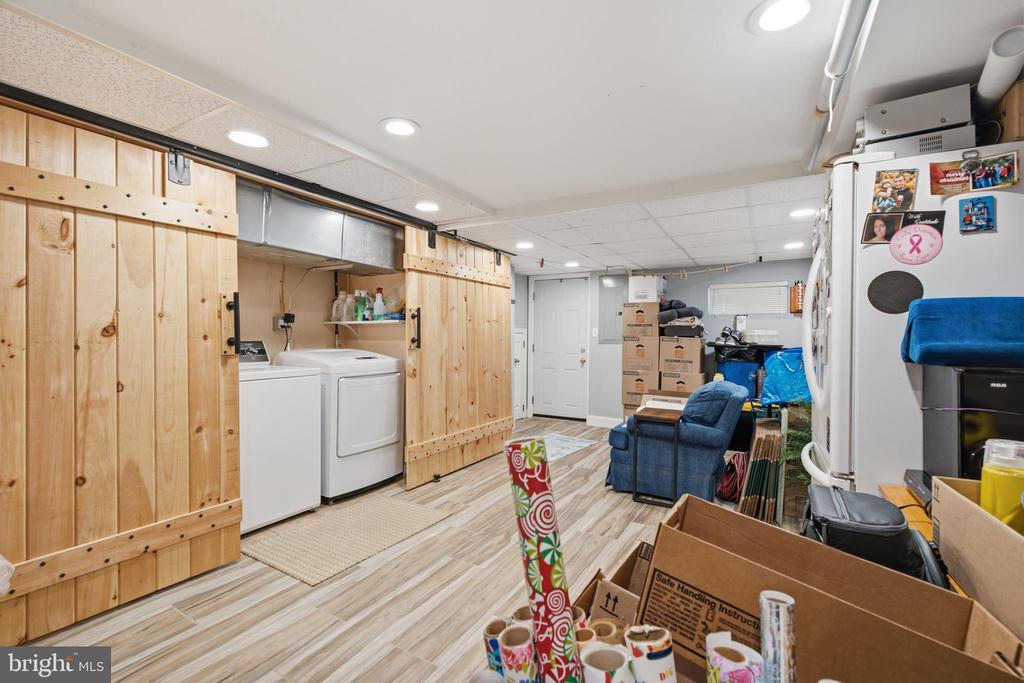 1084 CEDARWOOD ROAD
