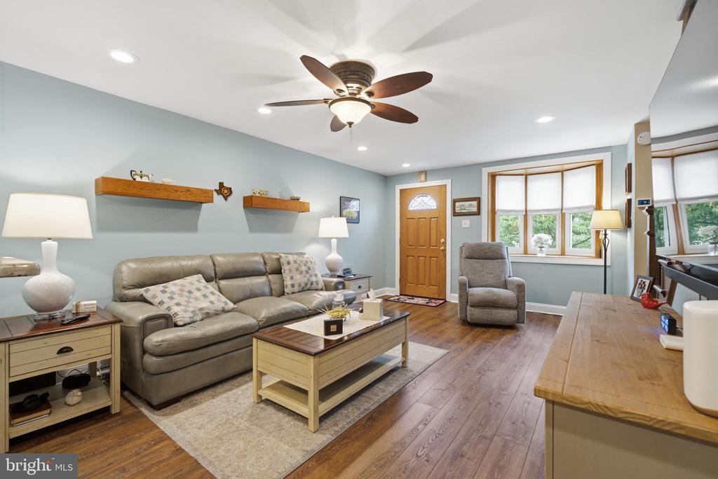 1084 CEDARWOOD ROAD
