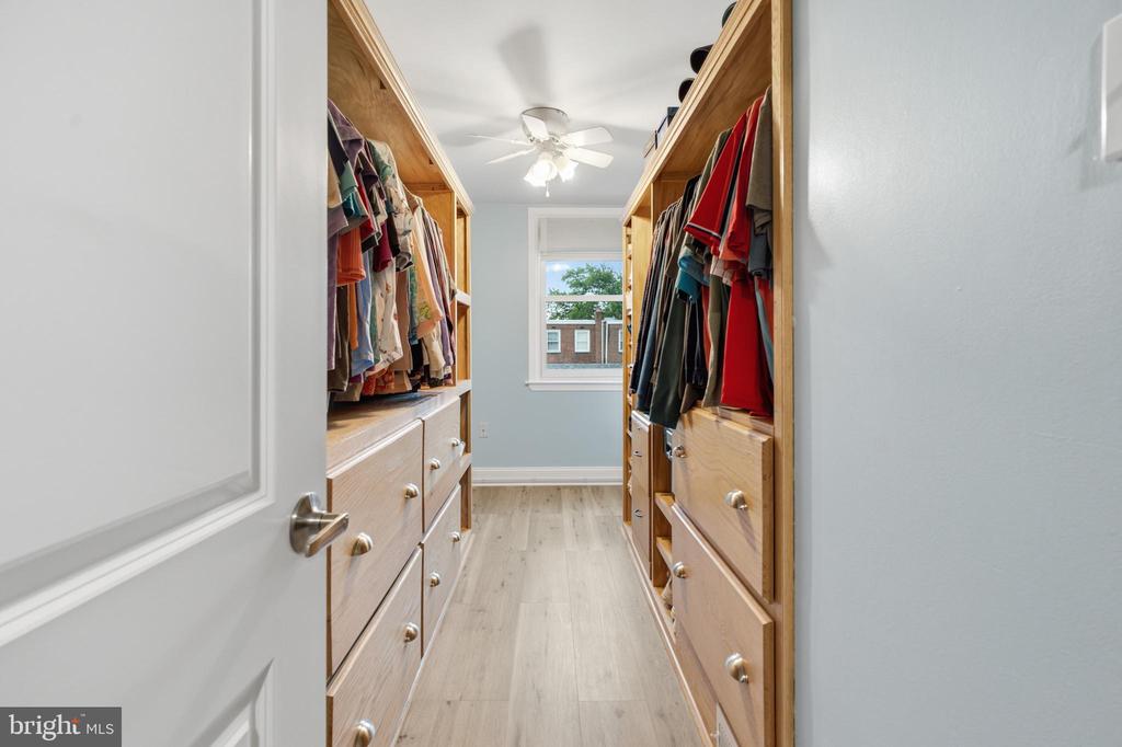 1084 CEDARWOOD ROAD