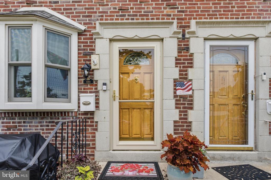 1084 CEDARWOOD ROAD