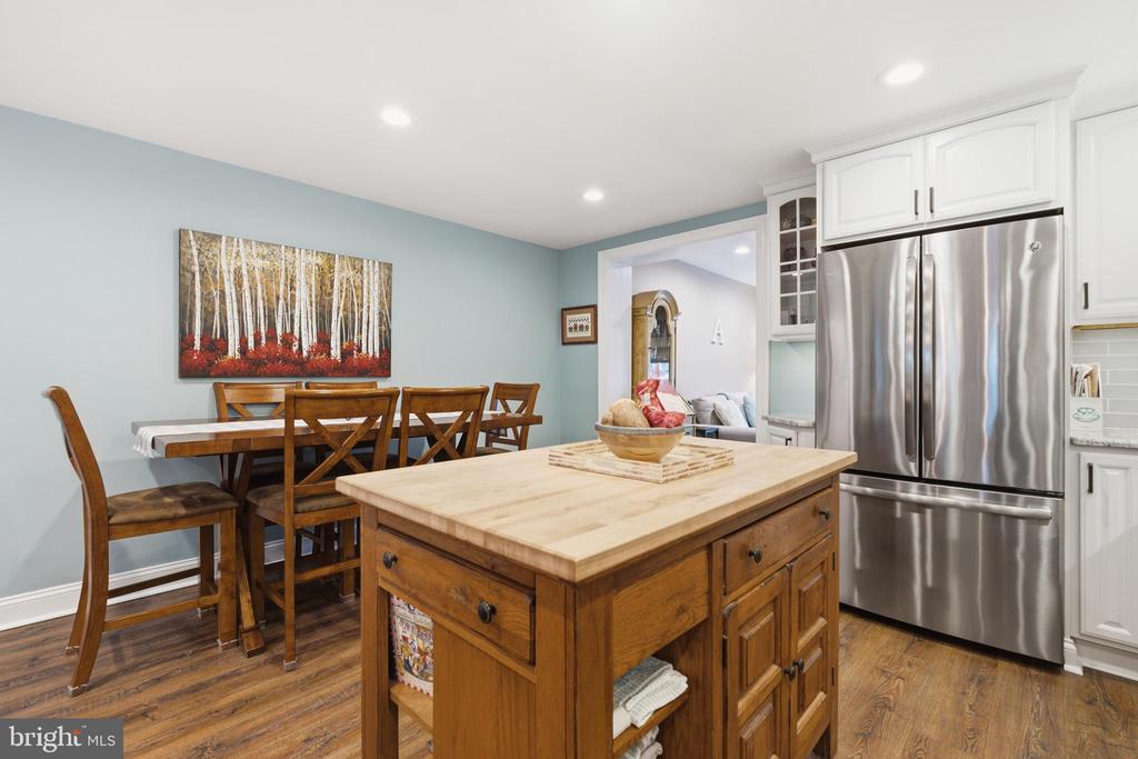 1084 CEDARWOOD ROAD