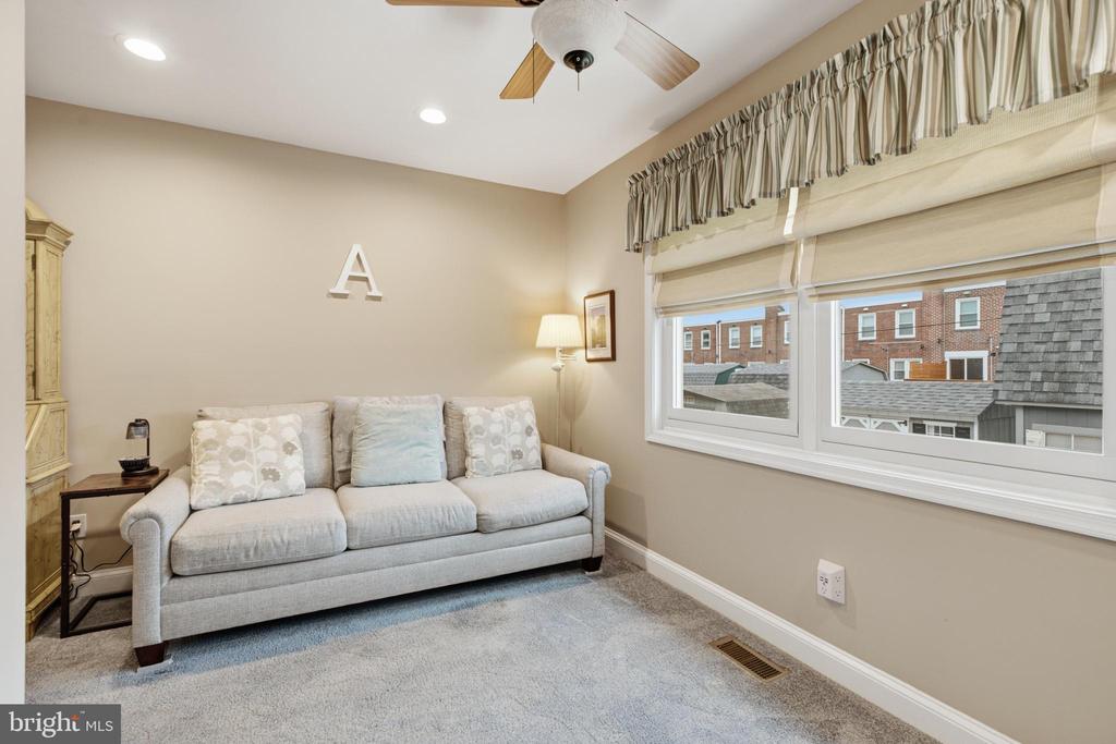 1084 CEDARWOOD ROAD