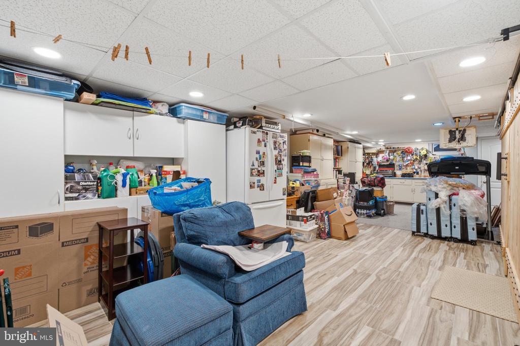 1084 CEDARWOOD ROAD