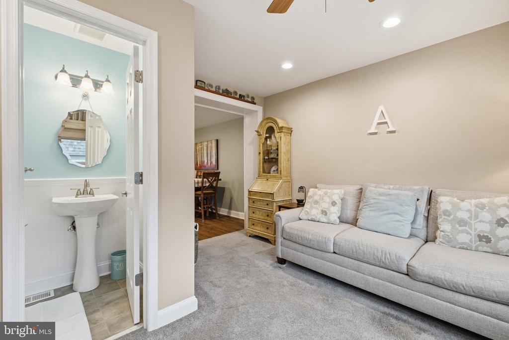 1084 CEDARWOOD ROAD