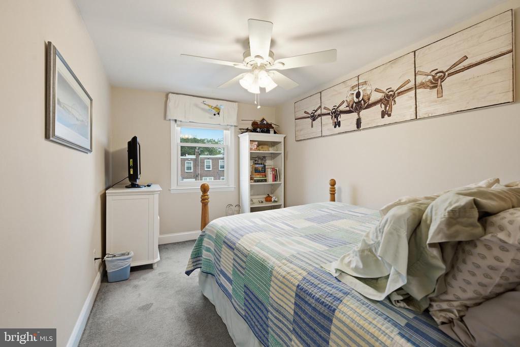1084 CEDARWOOD ROAD