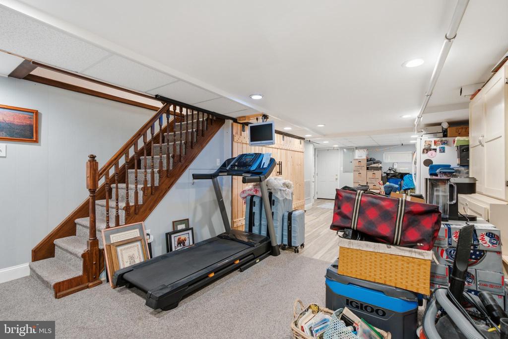 1084 CEDARWOOD ROAD