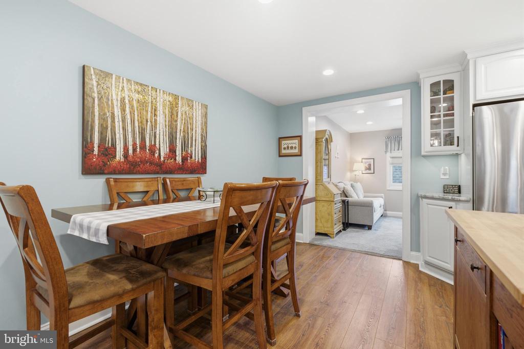1084 CEDARWOOD ROAD