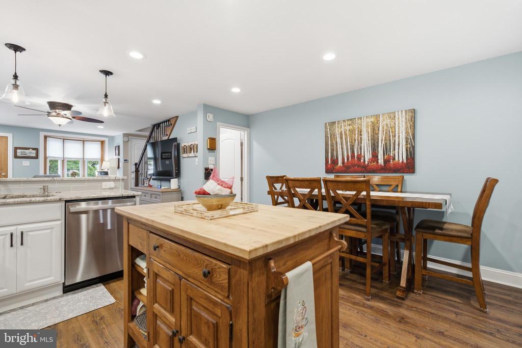 1084 CEDARWOOD ROAD