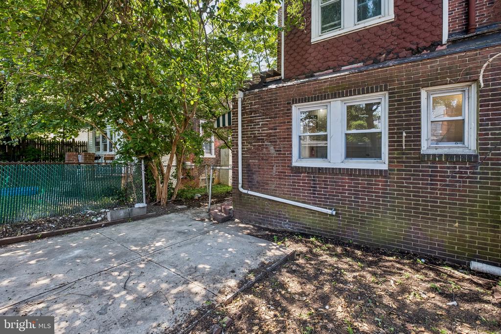 627 WALNUT STREET