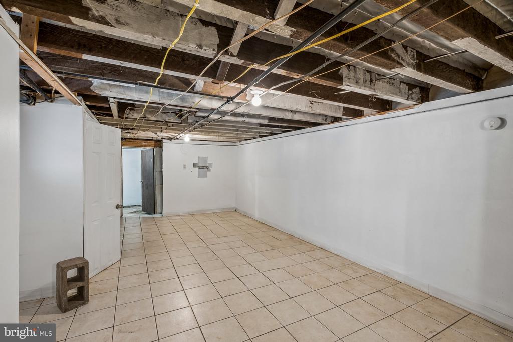 627 WALNUT STREET