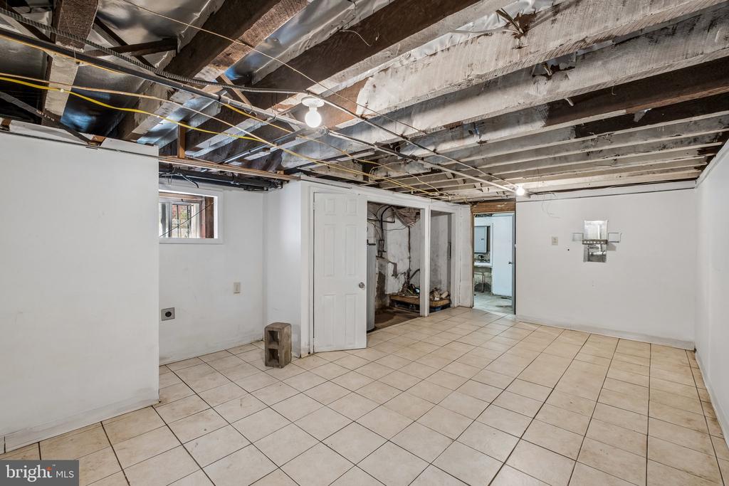 627 WALNUT STREET