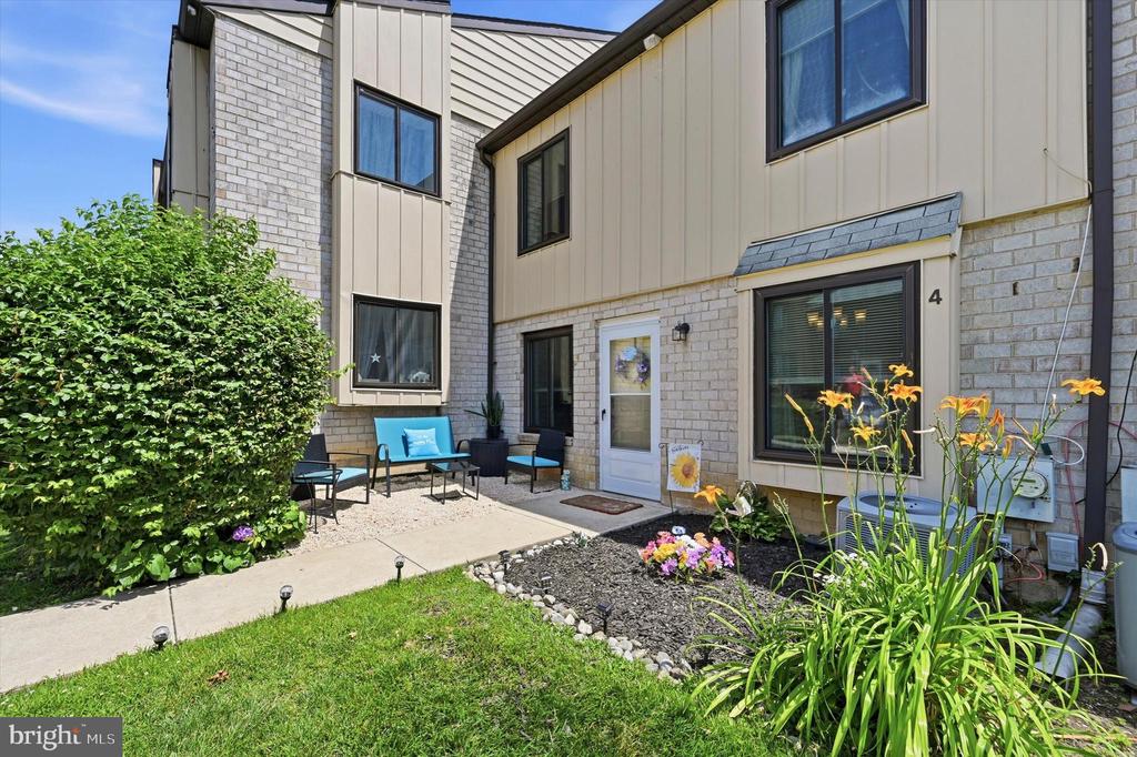 5200 HILLTOP DRIVE Unit: J4