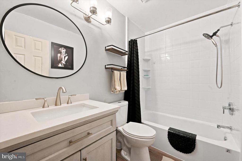 5200 HILLTOP DRIVE Unit: J4