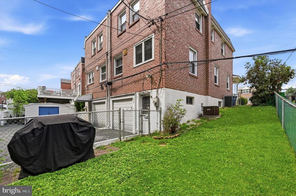416 LAKEVIEW DRIVE