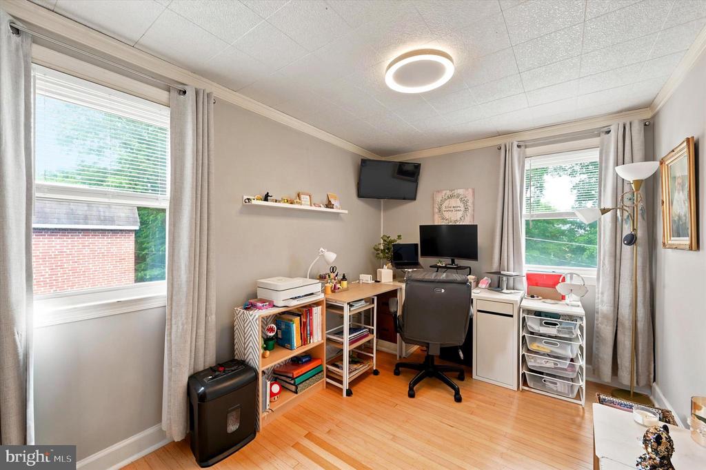 416 LAKEVIEW DRIVE