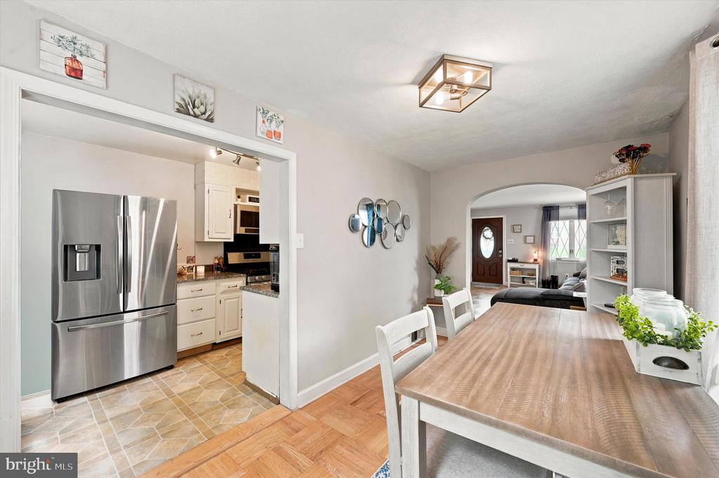 416 LAKEVIEW DRIVE