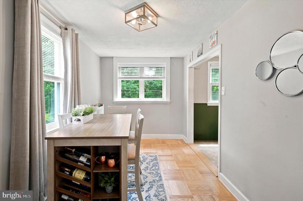 416 LAKEVIEW DRIVE