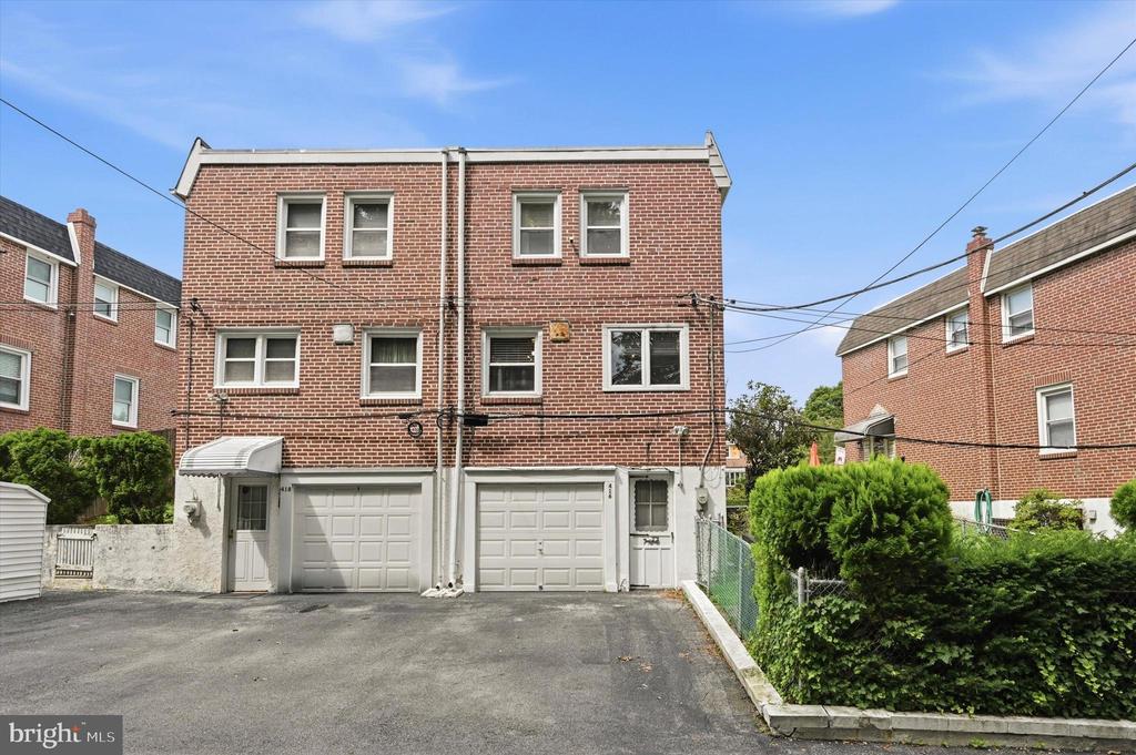 416 LAKEVIEW DRIVE