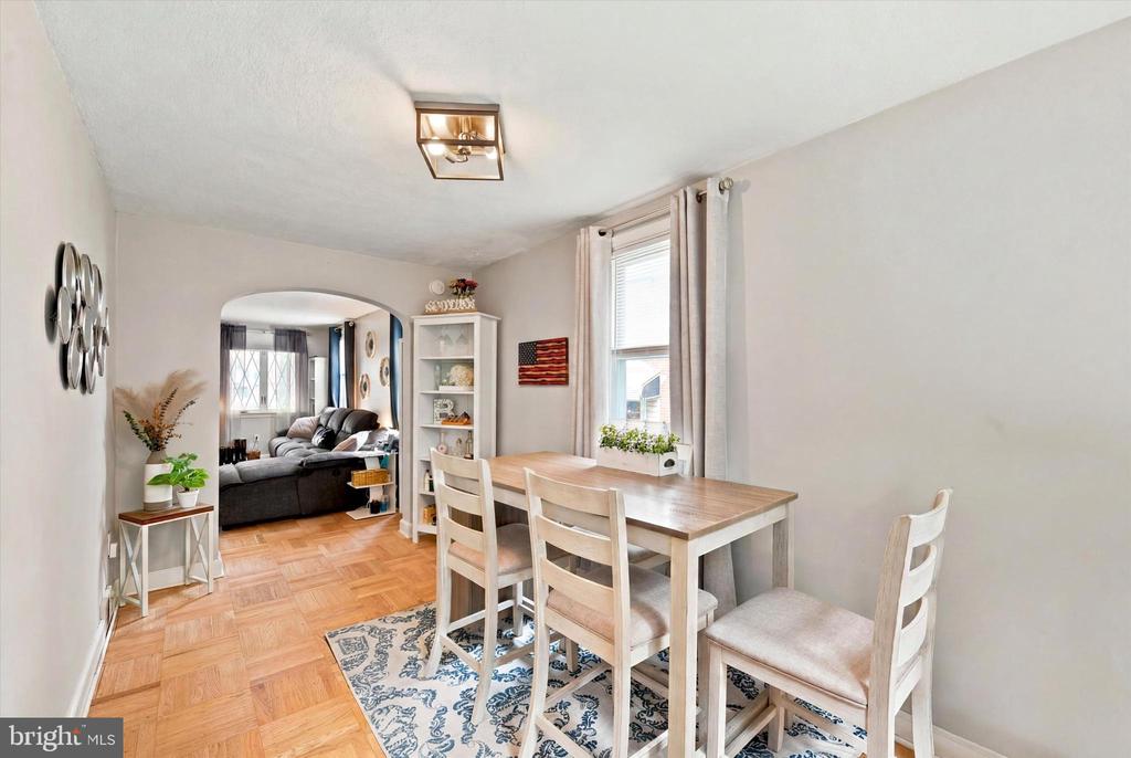416 LAKEVIEW DRIVE
