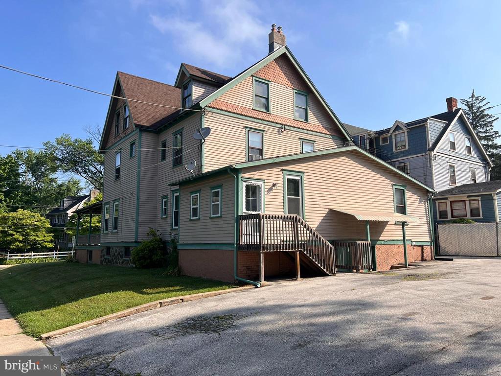 28-30 W GREENWOOD AVENUE