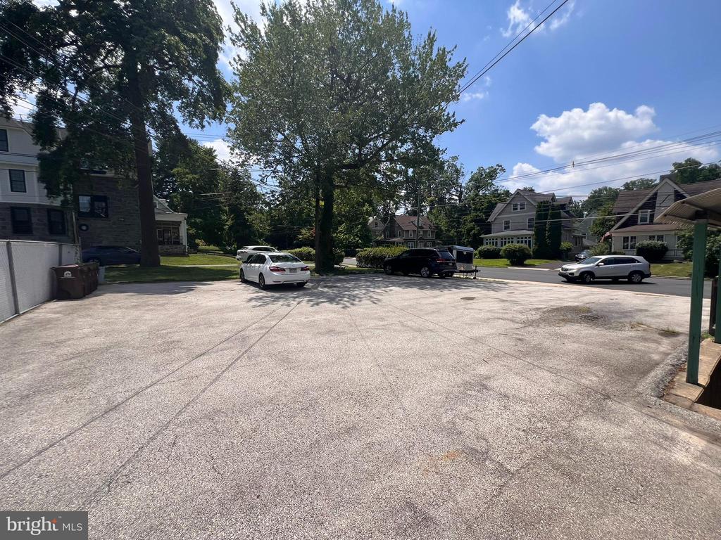 28-30 W GREENWOOD AVENUE