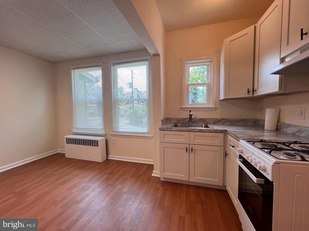28-30 W GREENWOOD AVENUE
