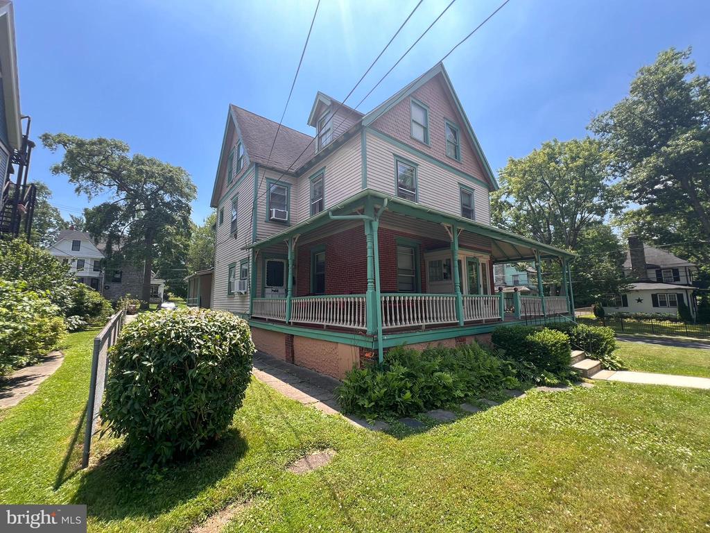 28-30 W GREENWOOD AVENUE
