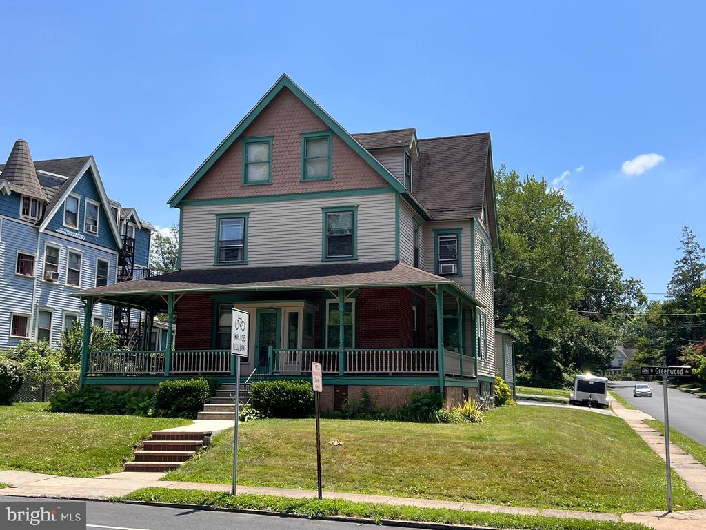 28-30 W GREENWOOD AVENUE