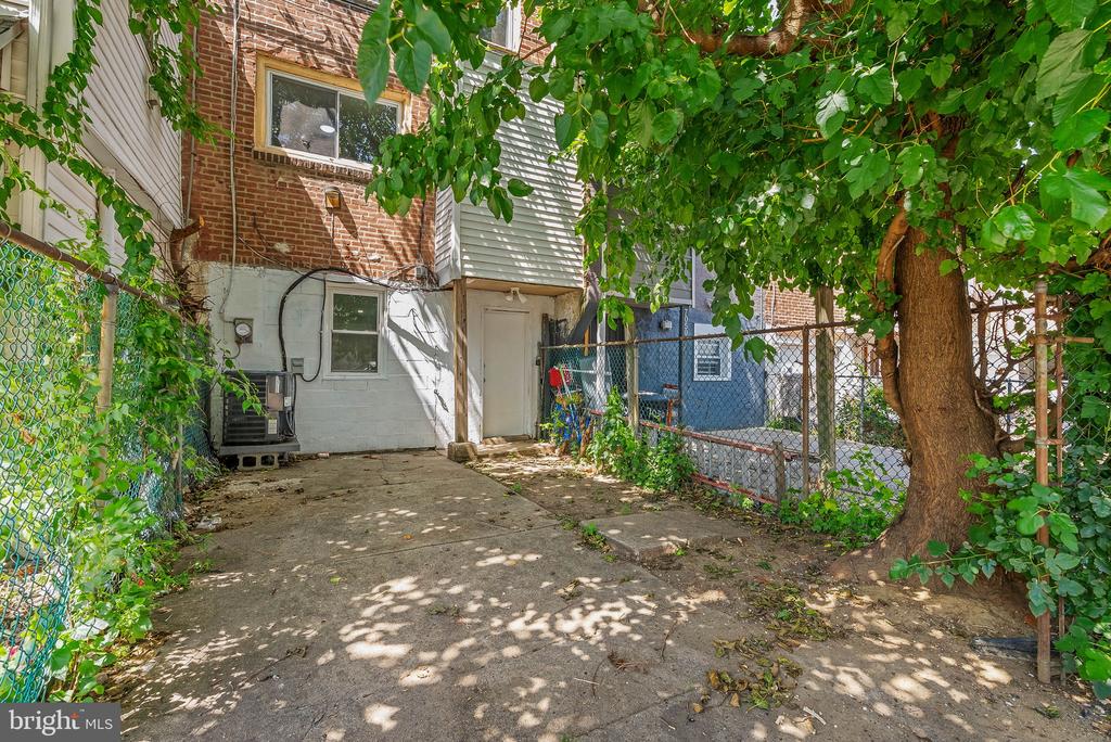7052 ABERDEEN ROAD