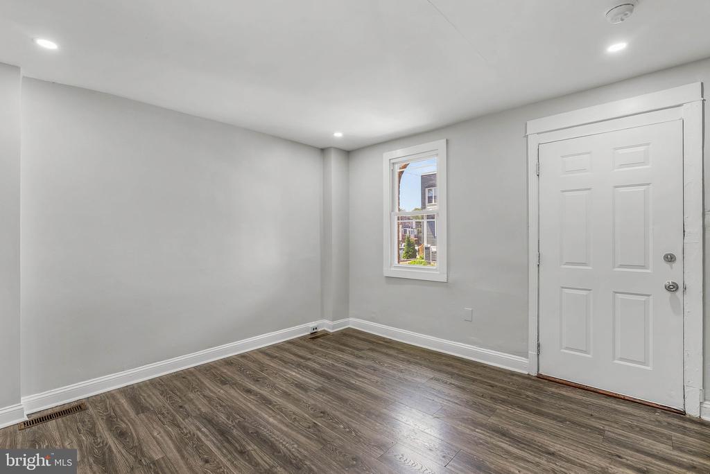 7052 ABERDEEN ROAD