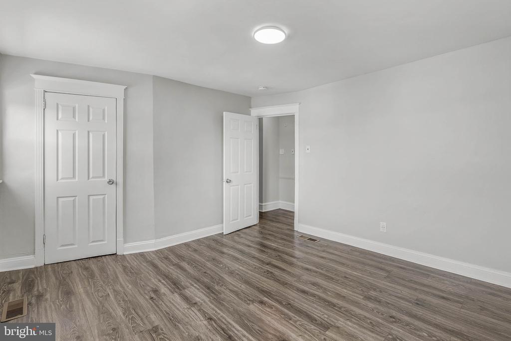 7052 ABERDEEN ROAD
