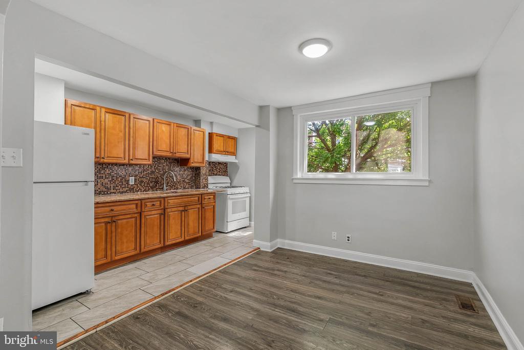 7052 ABERDEEN ROAD