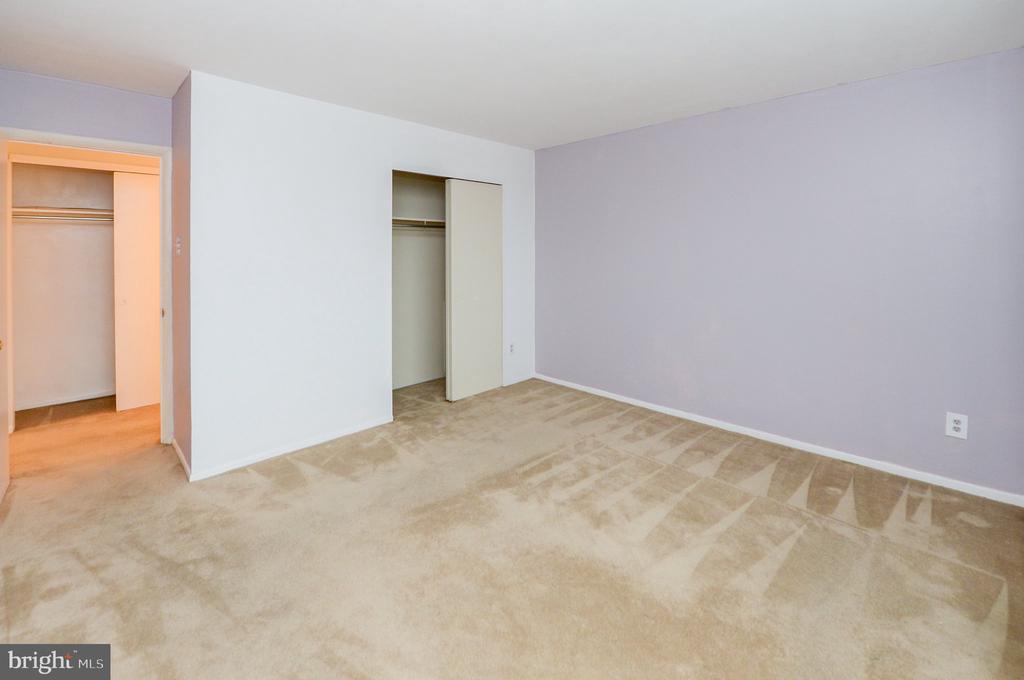 8115 W CHESTER PIKE Unit: #B-5E