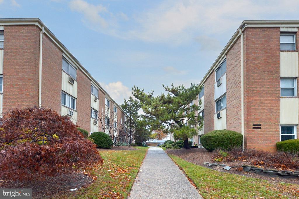 8115 W CHESTER PIKE Unit: #B-5E