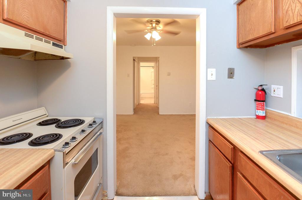 8115 W CHESTER PIKE Unit: #B-5E