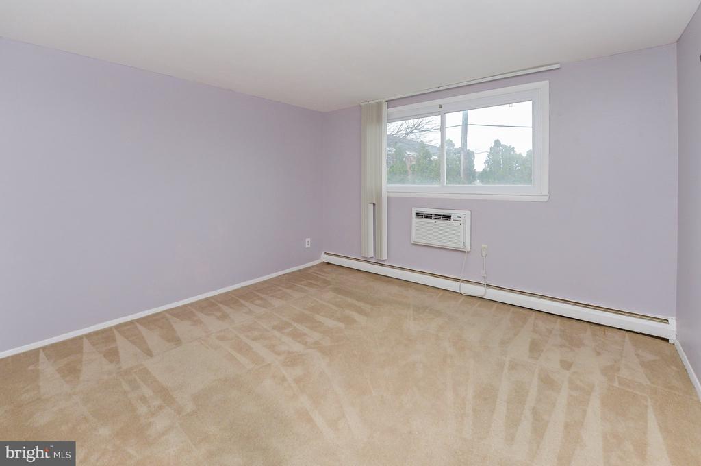 8115 W CHESTER PIKE Unit: #B-5E