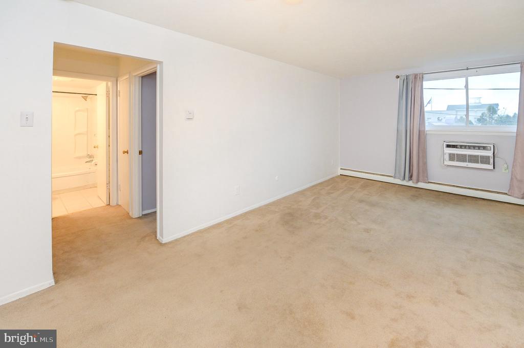 8115 W CHESTER PIKE Unit: #B-5E