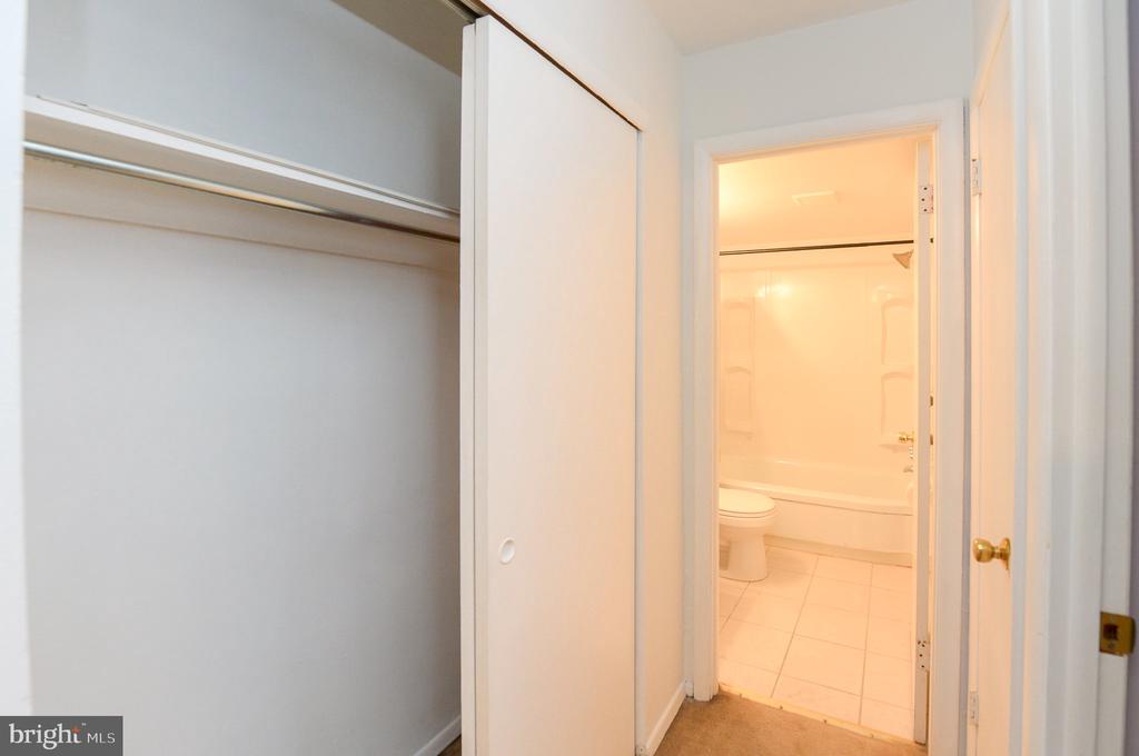 8115 W CHESTER PIKE Unit: #B-5E