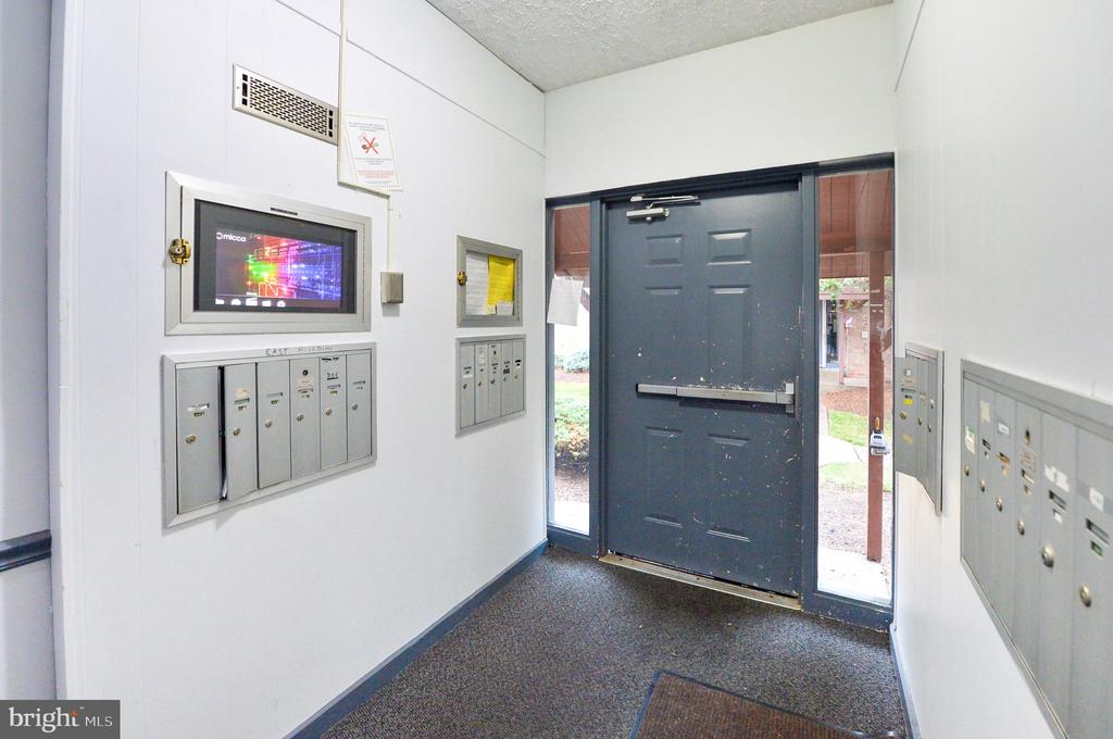 8115 W CHESTER PIKE Unit: #B-5E