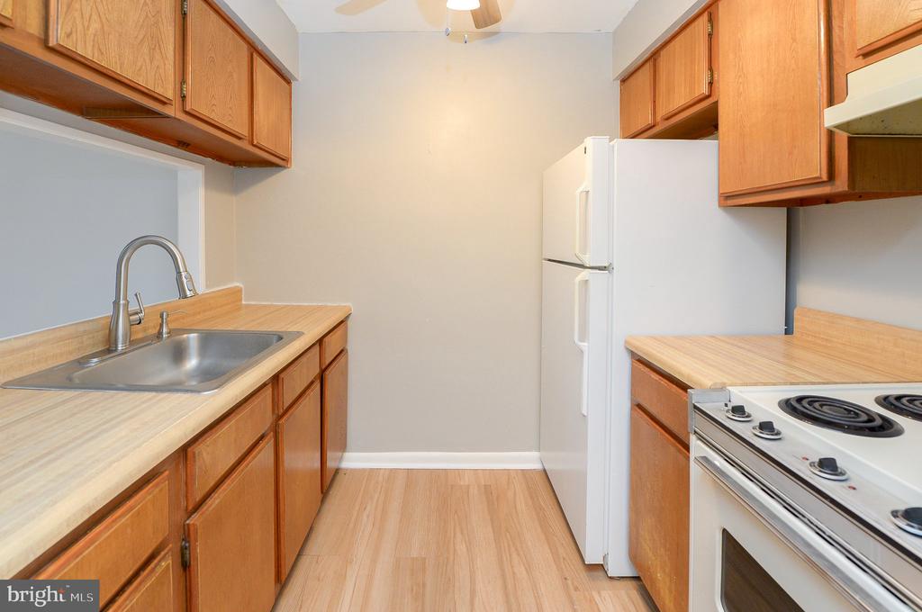 8115 W CHESTER PIKE Unit: #B-5E