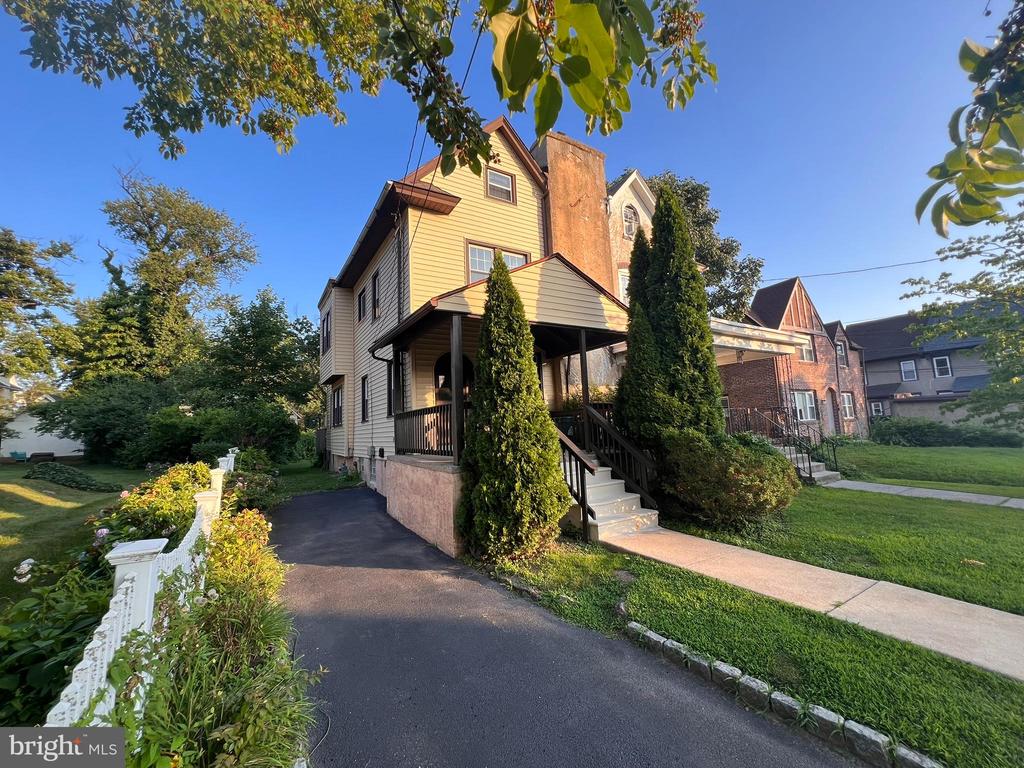 52 W ALBEMARLE AVENUE