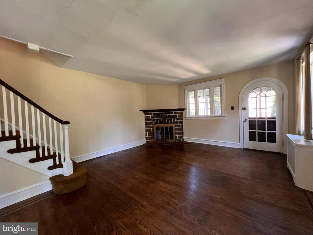 52 W ALBEMARLE AVENUE