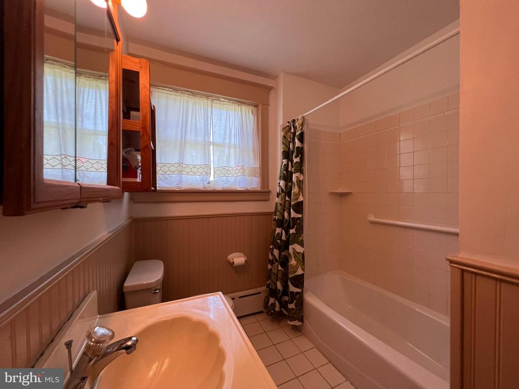 52 W ALBEMARLE AVENUE