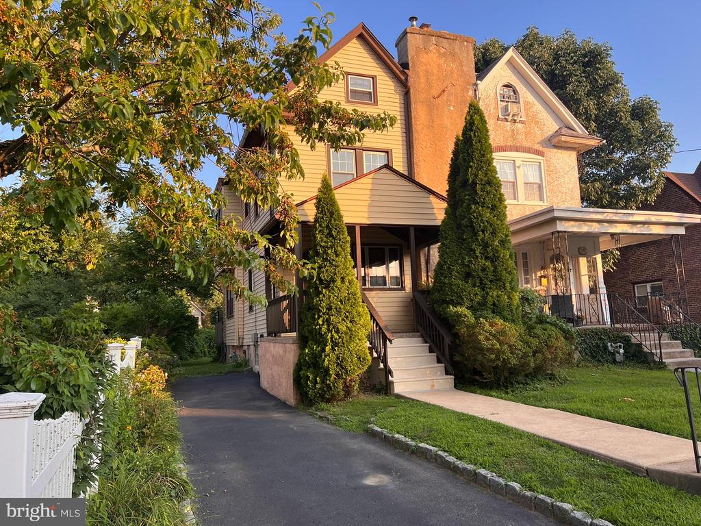 52 W ALBEMARLE AVENUE