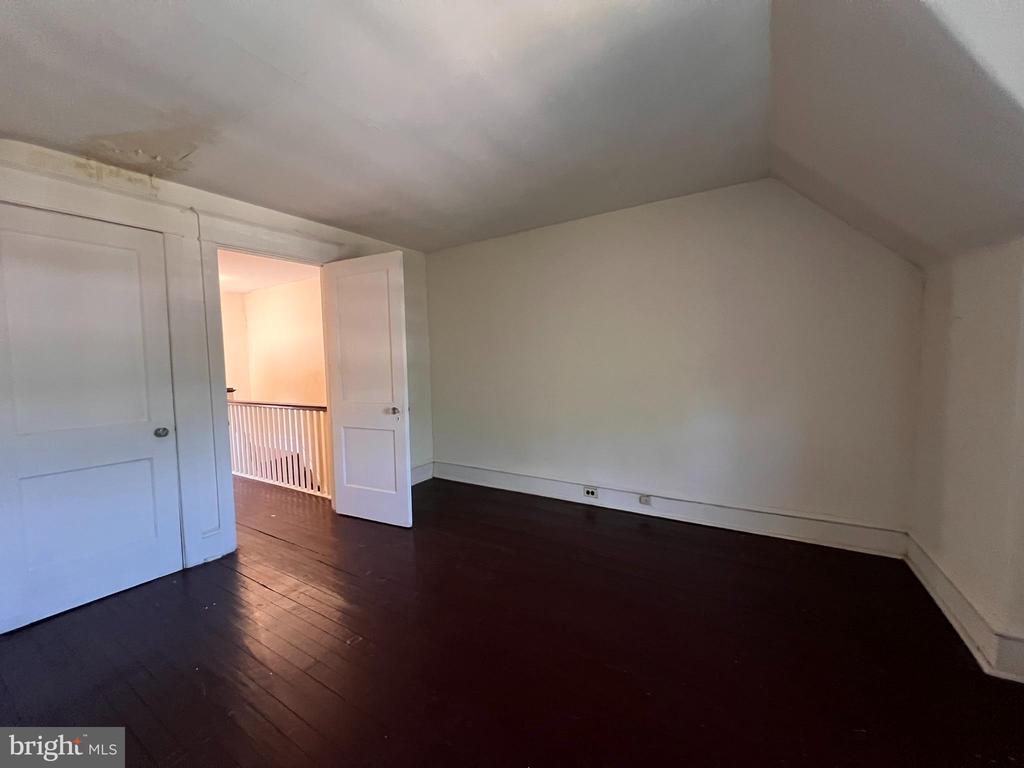 52 W ALBEMARLE AVENUE