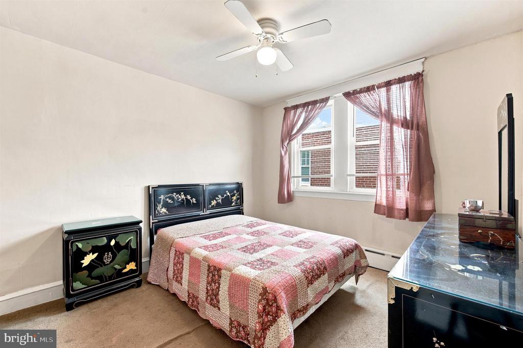 833 FERN STREET