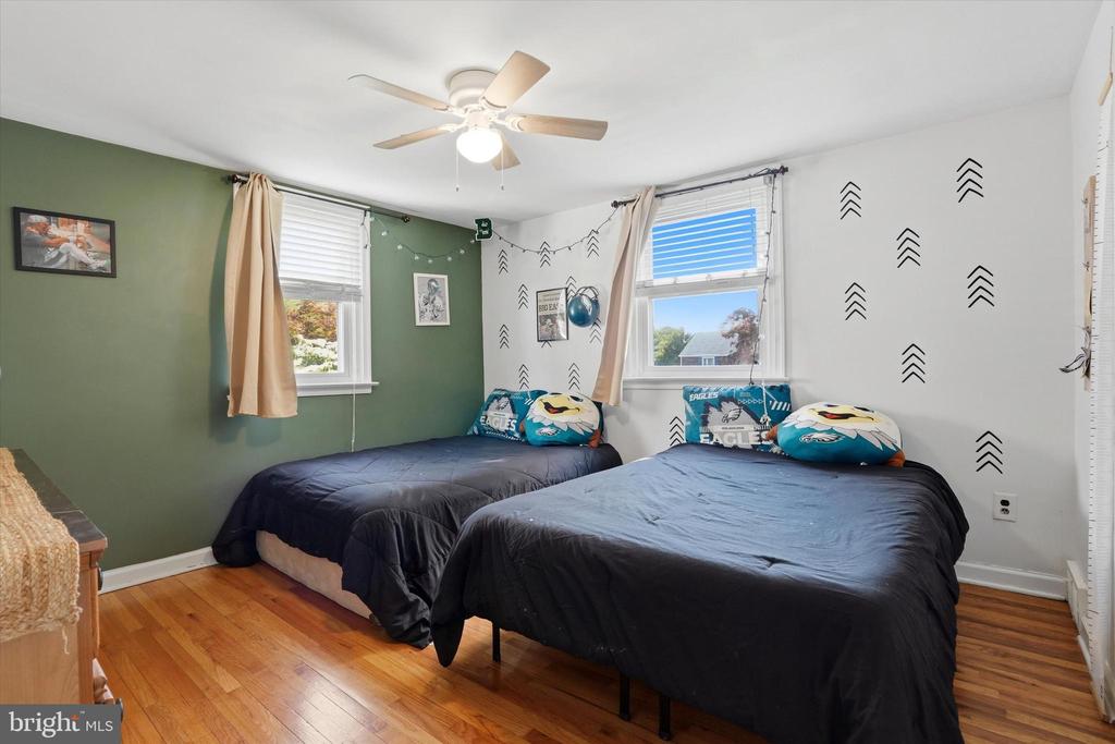 2621 ASHWOOD DRIVE
